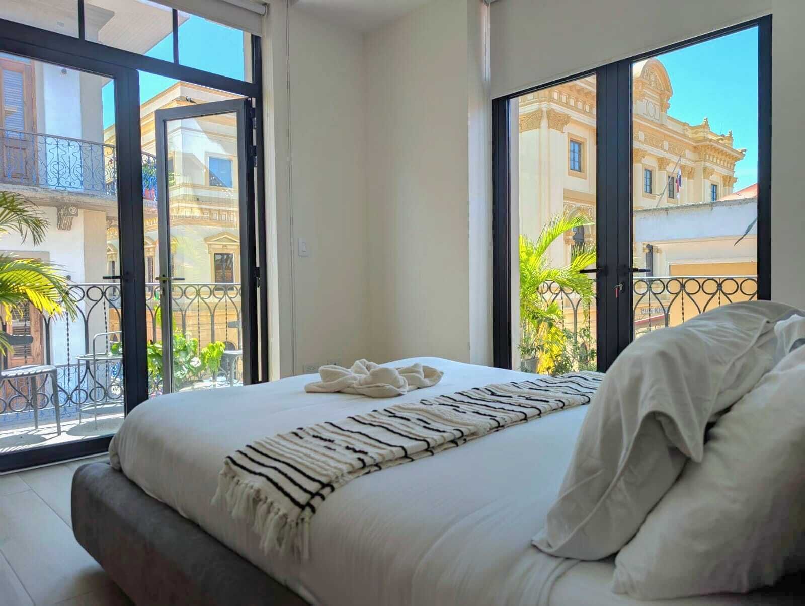 2 室のベッドルーム、旅行用ベビーベッド、WiFi (無料)、ベッドシーツ