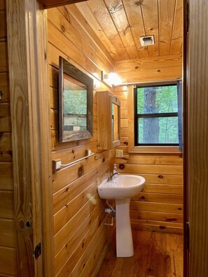 Towels - Your perfect getaway awaits! (Hochatown)