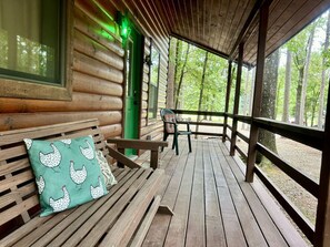 Terrace/patio - Your perfect getaway awaits! (Broken Bow)