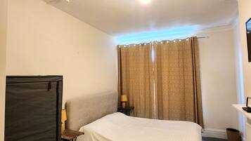 1 bedroom, free WiFi, bed sheets