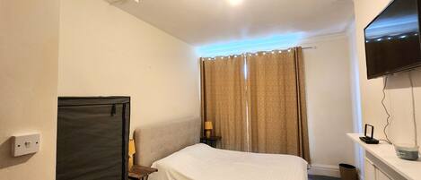 1 chambre, accès au Wi-Fi (inclus), literie fournie