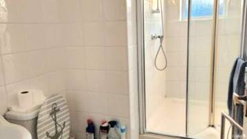 Shower dan handuk