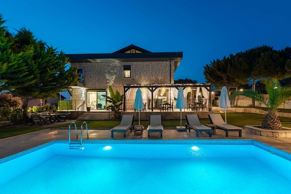 Sezonluk açık havuz