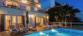 Villa Oliva with private heated pool and amzing views