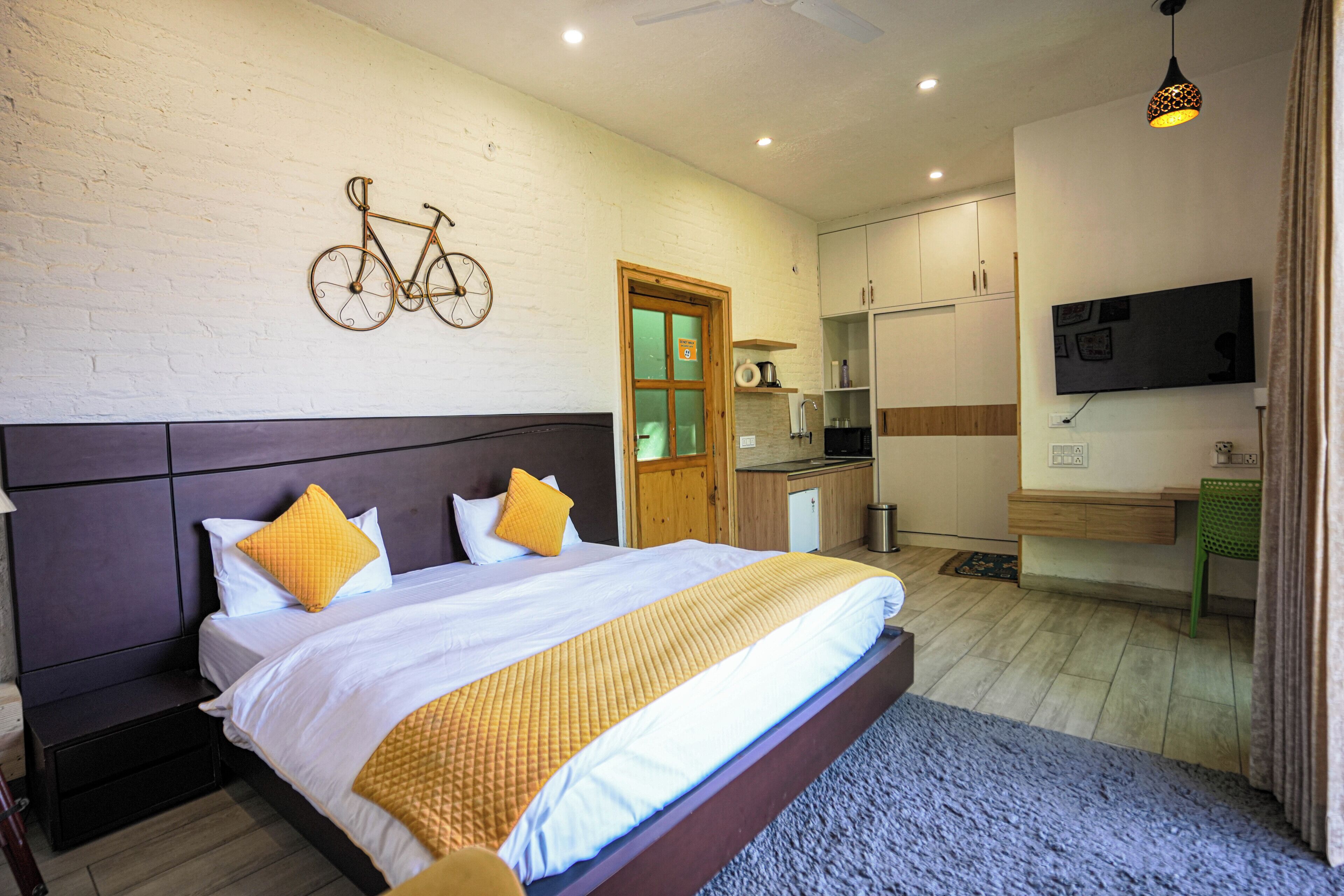 1 bedroom, hypo-allergenic bedding available, pillowtop beds