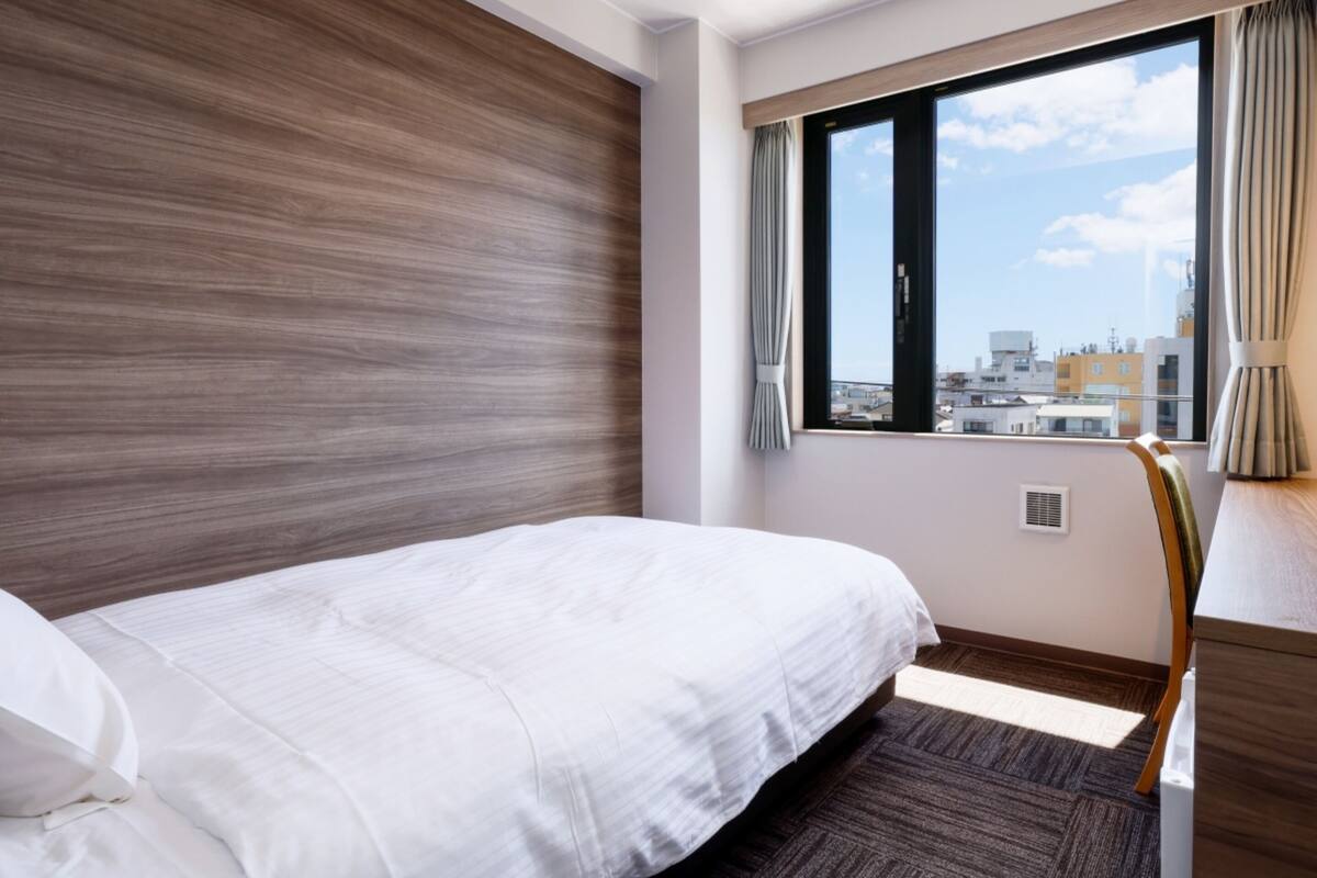 [Main building]Single Room, Non Smoking | Desk, laptop workspace, WiFi (free), bed sheets