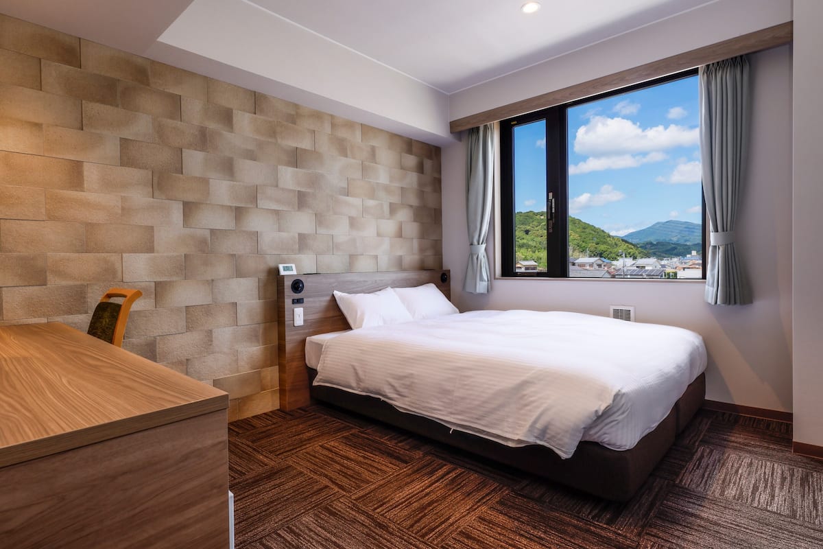 Double Room, Non Smoking | Desk, laptop workspace, free WiFi, bed sheets