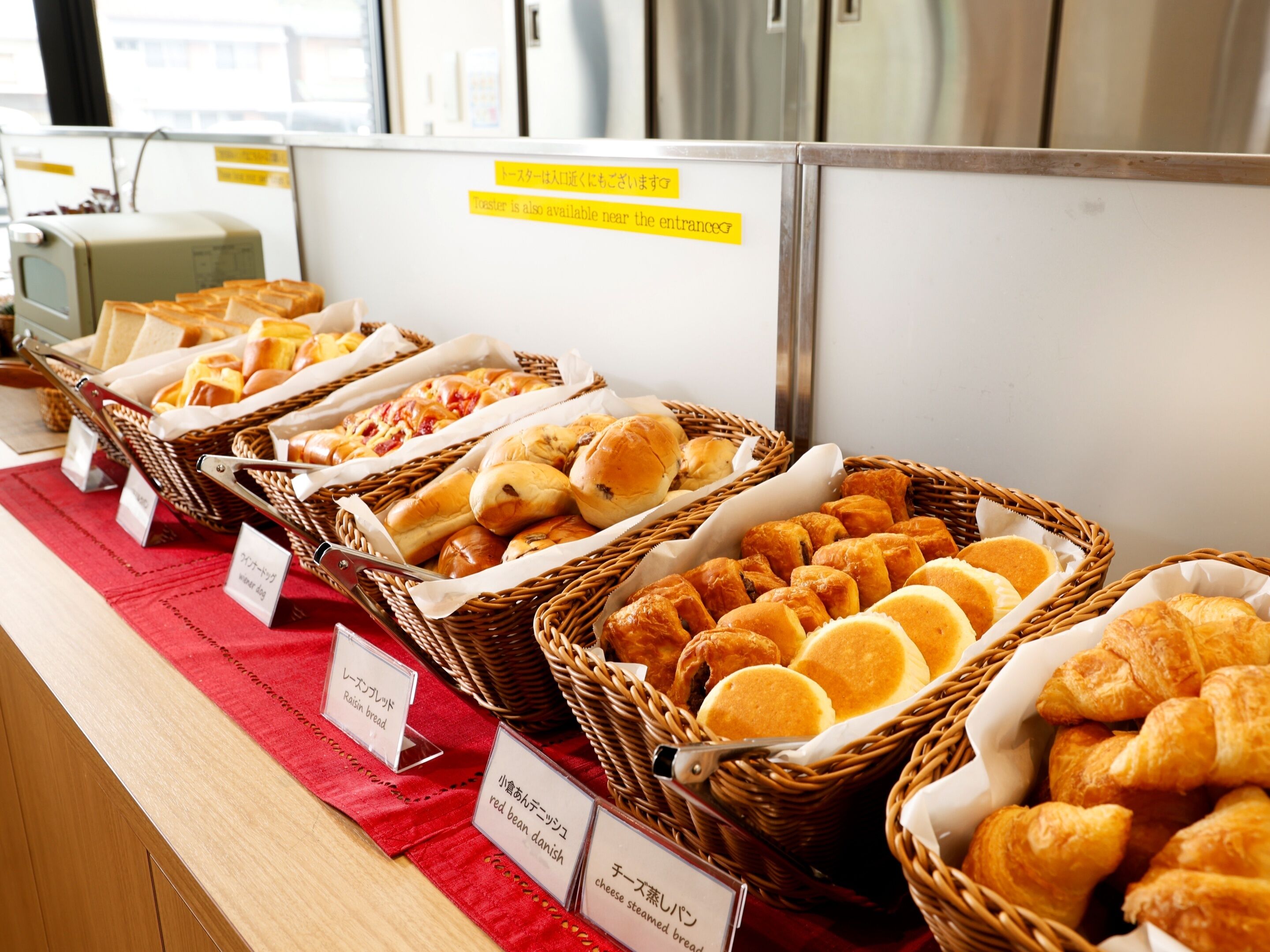 包含每日自助早餐