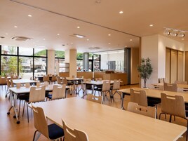 包含每日自助早餐