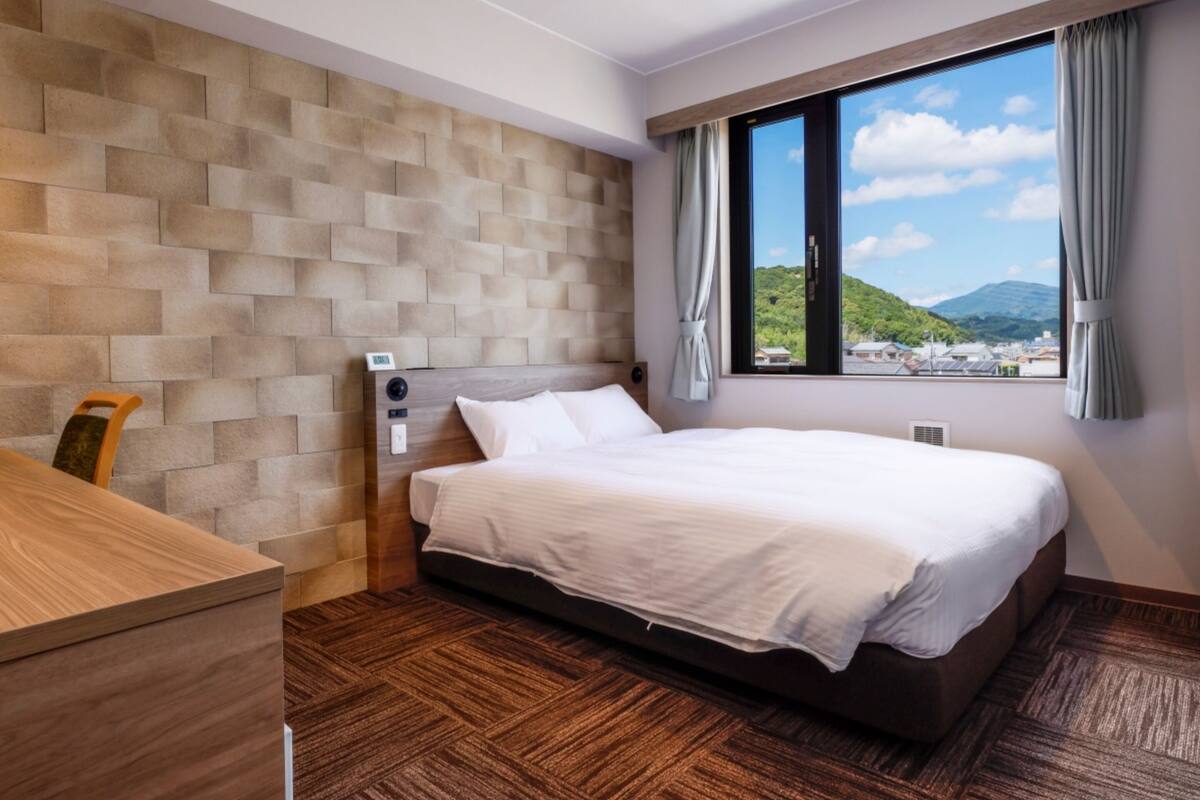 [Main building]Double Room, Non Smoking | Desk, laptop workspace, WiFi (free), bed sheets