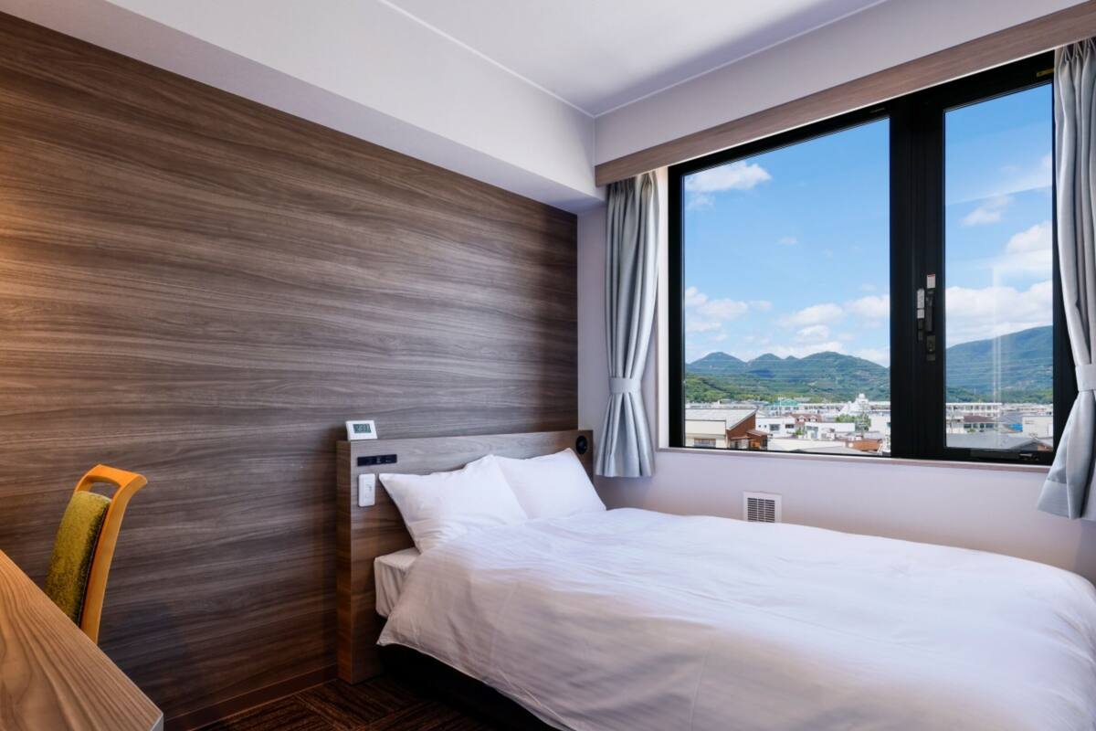 [Main building]Semi Double Room, Non Smoking | Desk, laptop workspace, WiFi (free), bed sheets