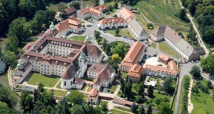 Gästehäuser St Marienthal