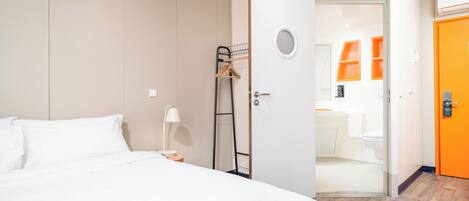 Queen Room | Mörkläggningsgardiner och gratis wi-fi