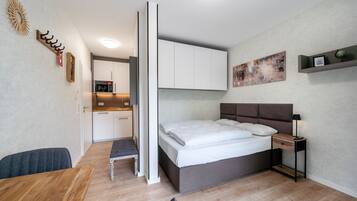 Basic-Doppelzimmer | Allergikerbettwaren, Schreibtisch, laptopgeeigneter Arbeitsplatz
