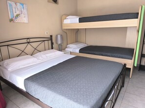 1 bedroom, desk, iron/ironing board, WiFi