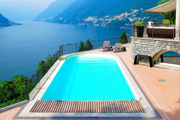 Piscina all'aperto