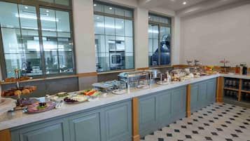 Desayuno bufé gratuito y diario