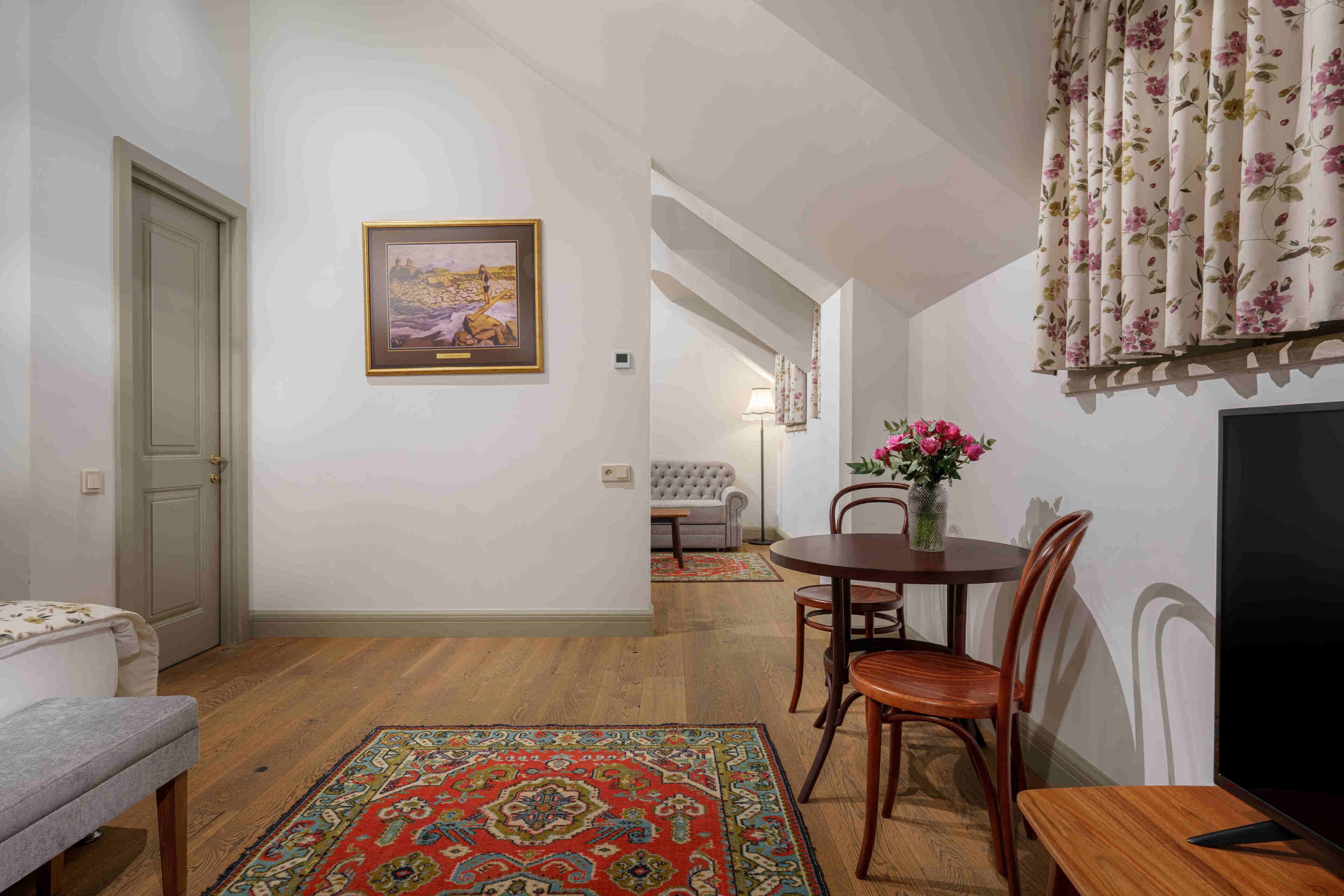 Photo - GRAND HOTEL GYUMRI by APRICOT Hotels