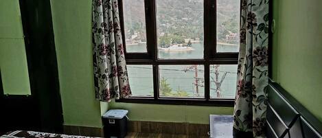 1 間睡房、書桌、Wi-Fi