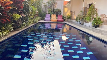 Kolam renang outdoor