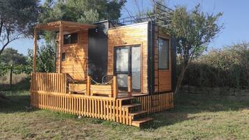 Luxury-Ferienhaus, Balkon | 1 Schlafzimmer, Zimmersafe, Schreibtisch, kostenloses WLAN