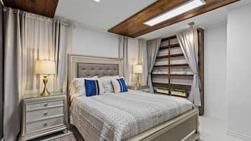 Condo, Multiple Beds, Kitchen (Ocean Luxury Retreat B) | 3 bedrooms, individually decorated, individually furnished, bed sheets