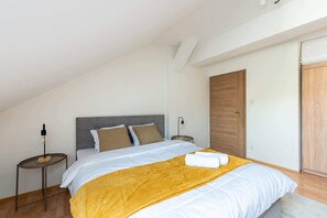 3 bedrooms, iron/ironing board, WiFi