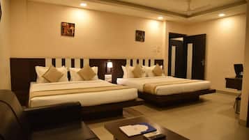 Family Quadruple Room | 1 bedroom, iron/ironing board, free WiFi