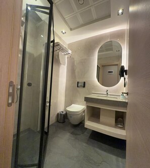 Classic Double or Twin Room | Bathroom - Solis Boutique Hotel (Istanbul)