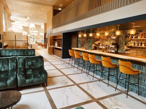 Serves breakfast, lunch and dinner - Ibis Acheres St Germain En Laye (Acheres)