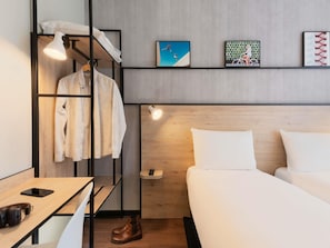 Habitación estándar, 2 camas individuales | Escritorio, espacio para trabajar con laptop y cortinas blackout