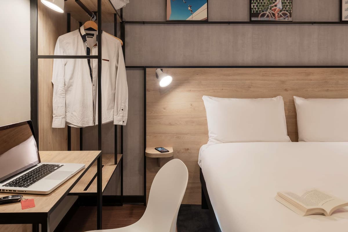 Standard Room, 1 Double Bed | Desk, laptop workspace, blackout curtains, soundproofing