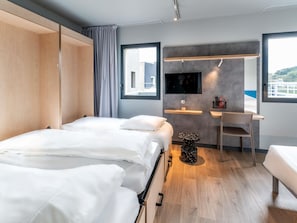 Blackout curtains, soundproofing, iron/ironing board, free WiFi