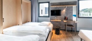 Chambre, Plusieurs lits, accessible aux personnes Ă mobilitĂ© rĂ©duite | Rideaux dâobscurcissement, systĂšme dâinsonorisation