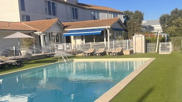 Seasonal outdoor pool