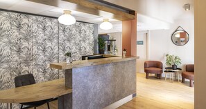 Reception - Sure Hotel by Best Western Nimes Est (Marguerittes)