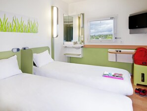 Twin Room, 2 Twin Beds | Soundproofing