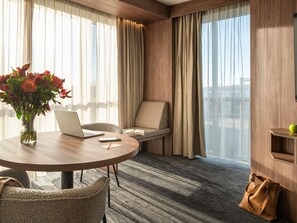 In-room safe, laptop workspace, blackout drapes, soundproofing - Mercure Achères St Germain En Laye (Acheres)