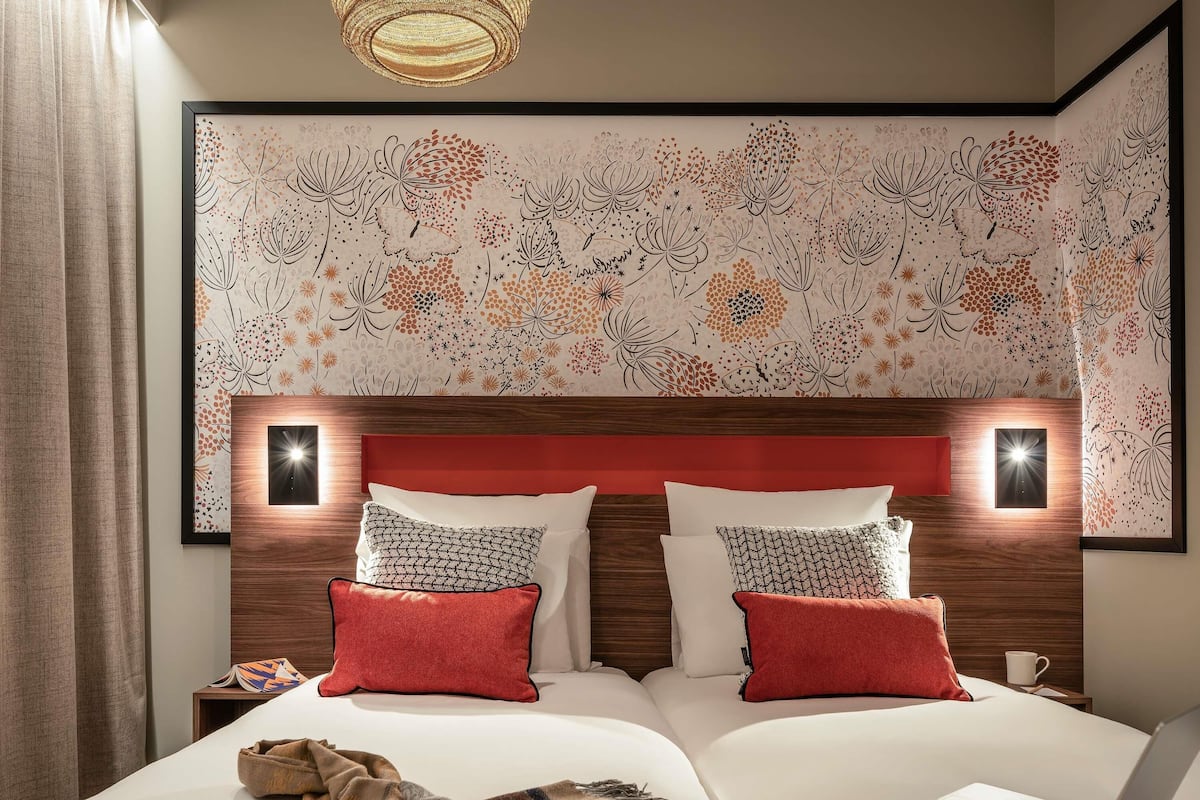 Superior Room, 2 Single Beds | In-room safe, laptop workspace, blackout curtains, soundproofing