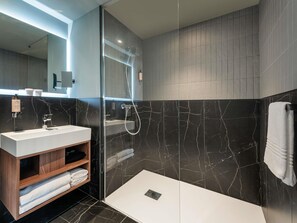 In-room safe, laptop workspace, blackout drapes, soundproofing - Mercure Achères St Germain En Laye (Acheres)