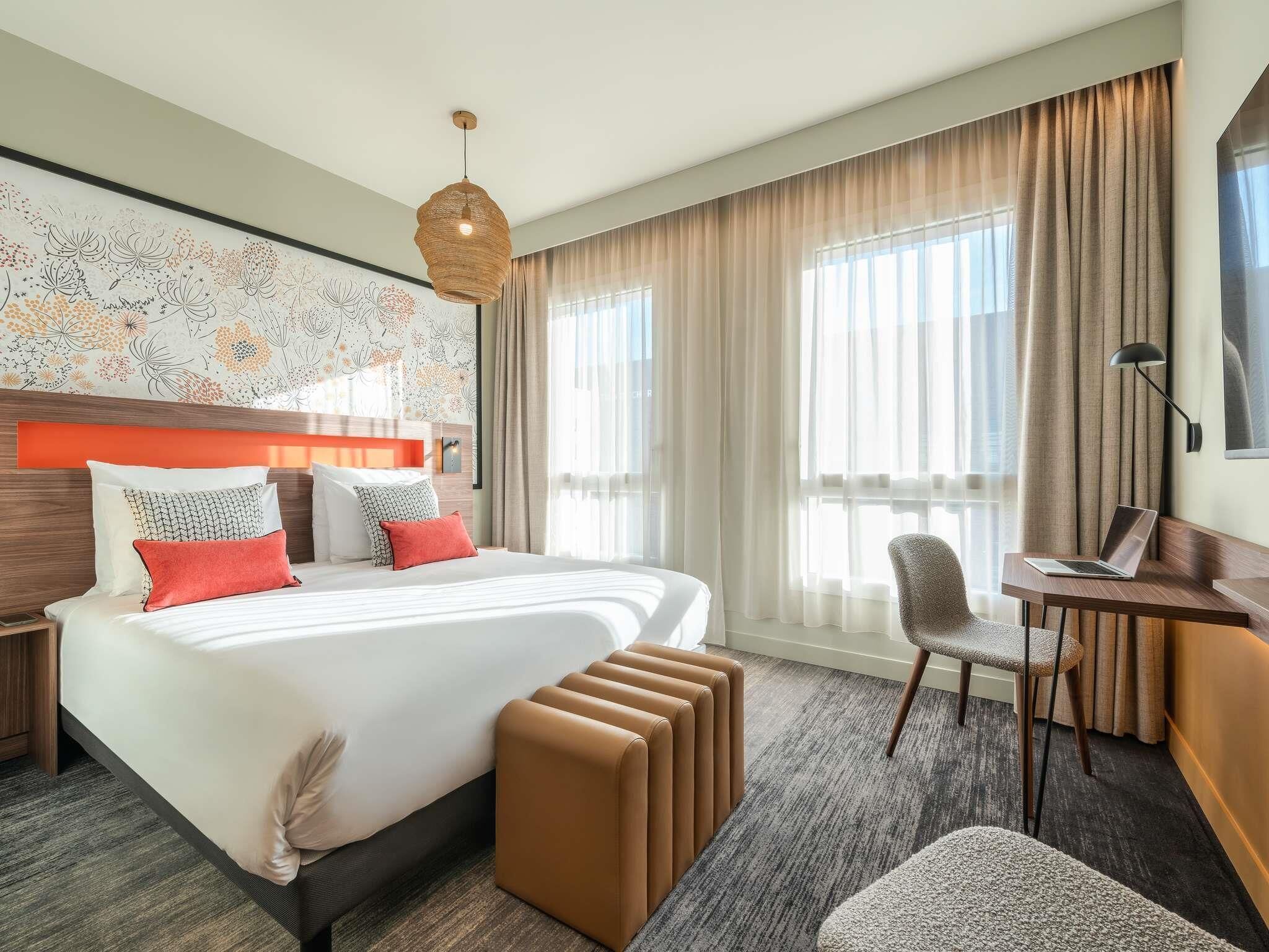 Superior Room, 1 Double Bed | In-room safe, laptop workspace, blackout drapes, soundproofing
