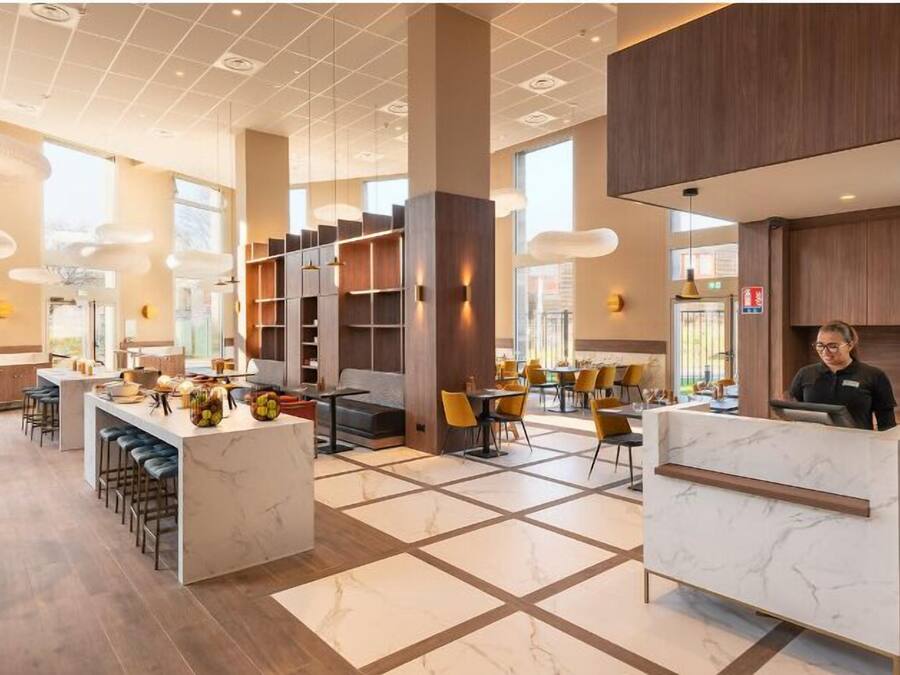 Daily buffet breakfast (EUR 14.90 per person)