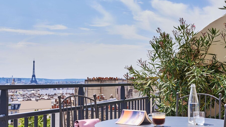 Mercure Paris Butte Montmartre Basilique