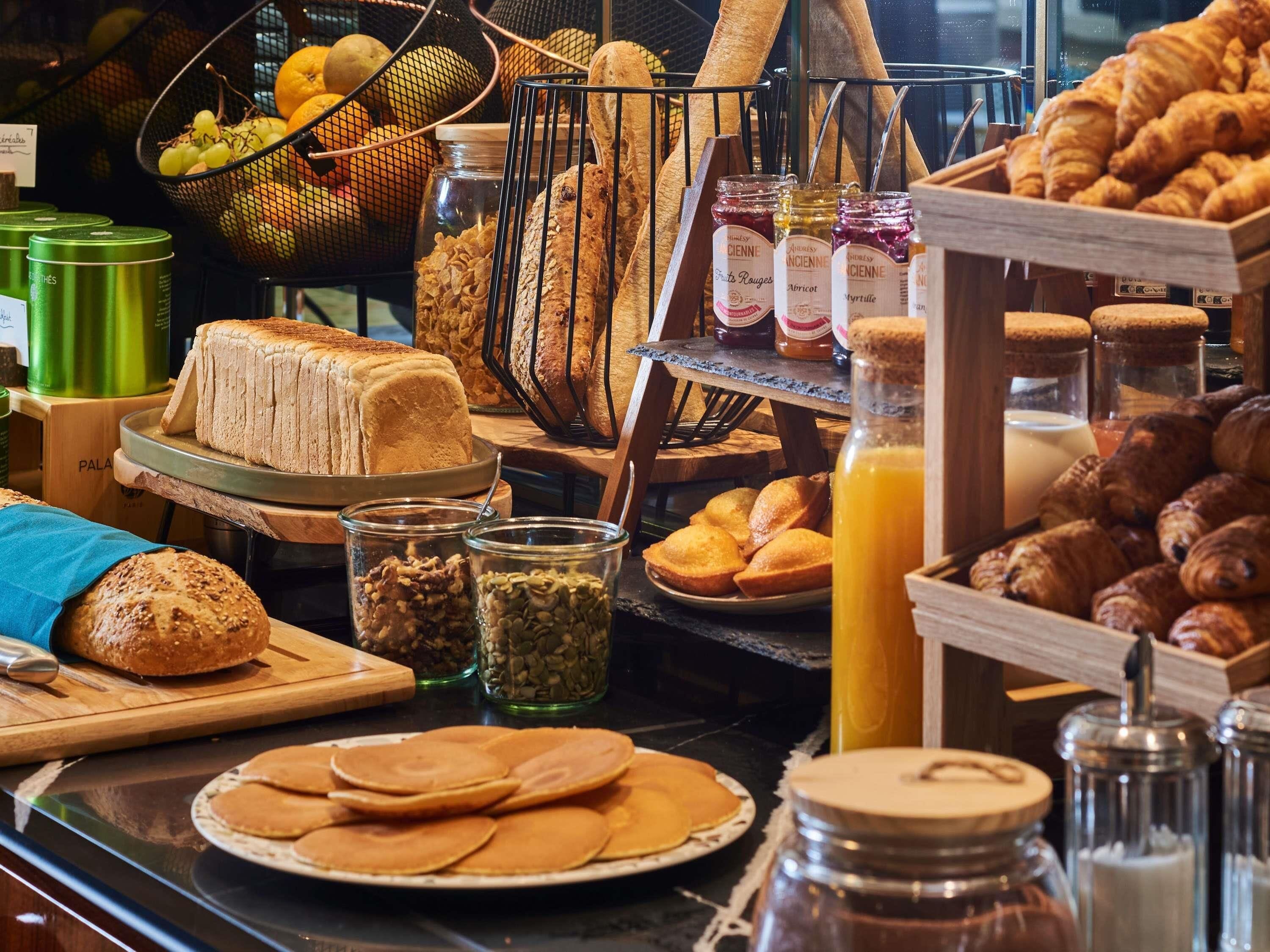 Daily buffet breakfast for a fee
