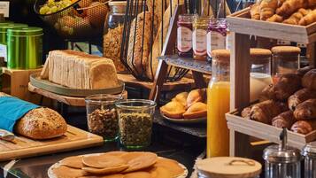 Daily buffet breakfast for a fee