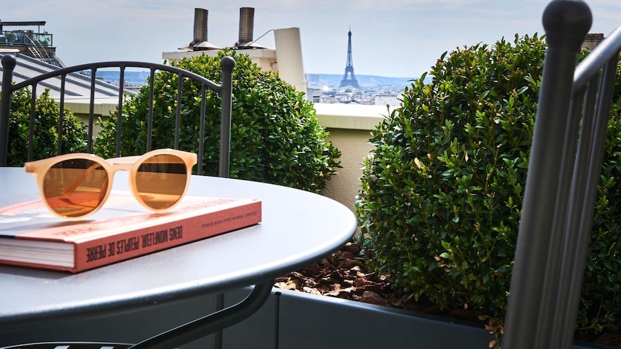 Mercure Paris Butte Montmartre Basilique
