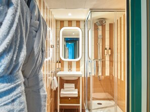 Premium bedding, in-room safe, blackout curtains, soundproofing - Mercure Paris Butte Montmartre Basilique (Paris)