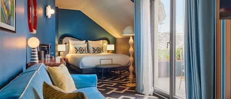 Premium bedding, in-room safe, blackout drapes, soundproofing