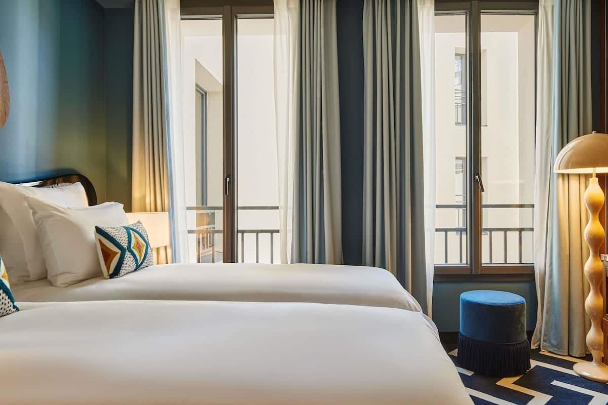 Standard Room, 2 Twin Beds | Premium bedding, in-room safe, blackout drapes, soundproofing