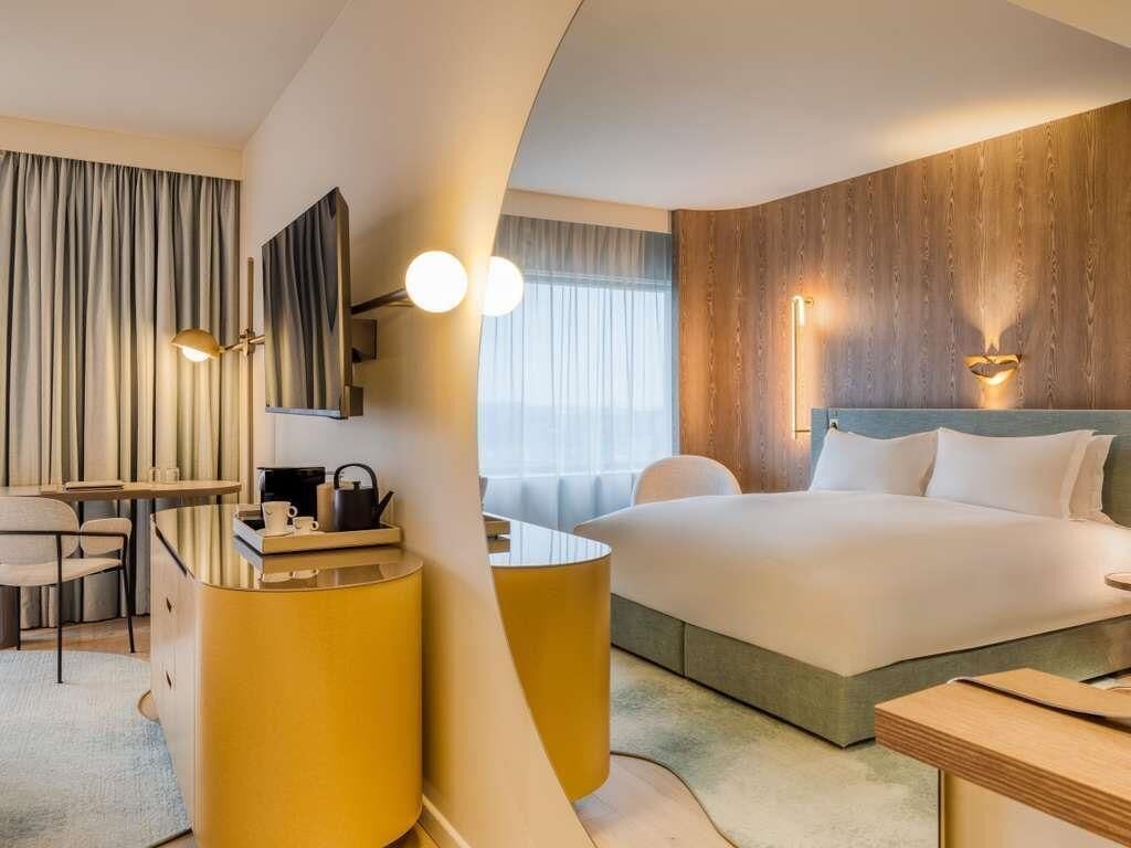Habitación estándar, 1 cama matrimonial | Ropa de cama de alta calidad y minibar 